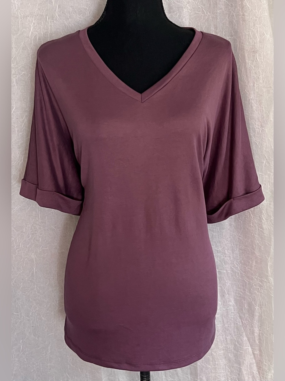 Women's V-Neck Short Sleeve Top - Plum